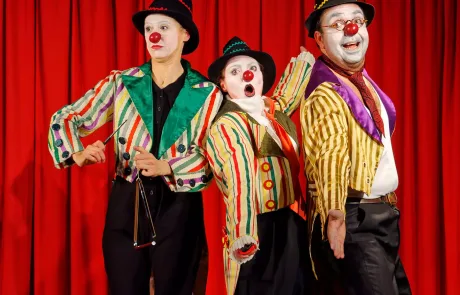 Photographe de spectacle à Chambéry. Portrait de clowns sur scène